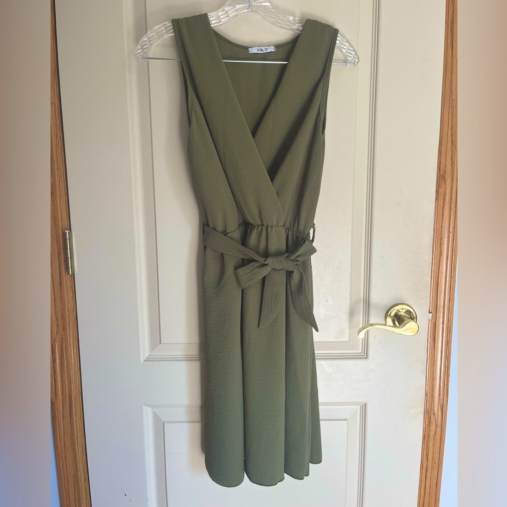 Olive Green Above-the-Knee Sleeveless Wrap Dress Small